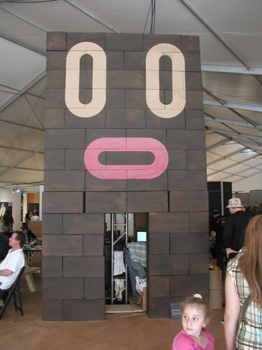 Boris Hoppek, Entrance Installation