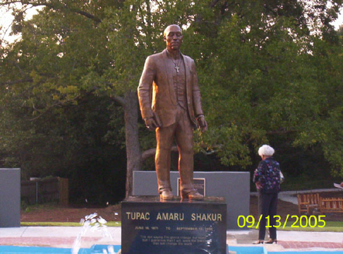 Tupac statue in Stone Mountain, Atlanta Tupac statue in Stone Mountain, Atlanta